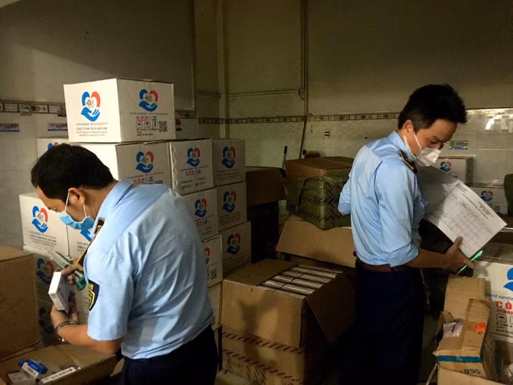 TP.HCM: Phát hiện đường dây mua bán lậu sinh phẩm xét nghiệm lớn ảnh 1