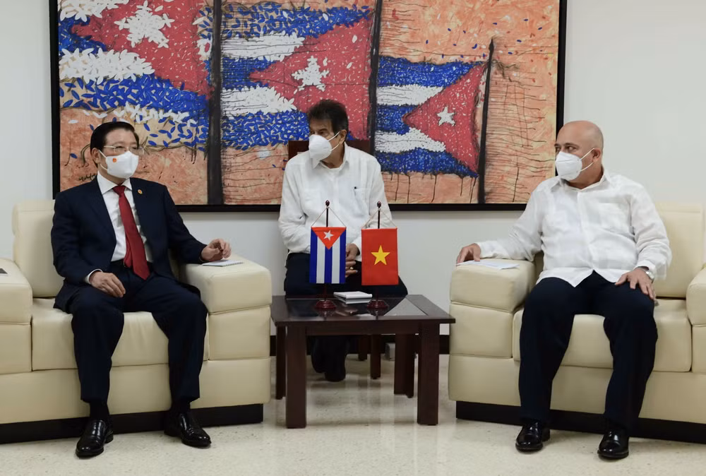 Trưởng Ban Nội chính TW tiếp Trưởng Ban Tổ chức Trung ương ĐCS Cuba ảnh 1