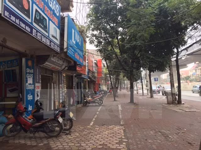 Bí thư Thành ủy Hà Nội: Xử nghiêm những ai cố tình lấn chiếm vỉa hè ảnh 1