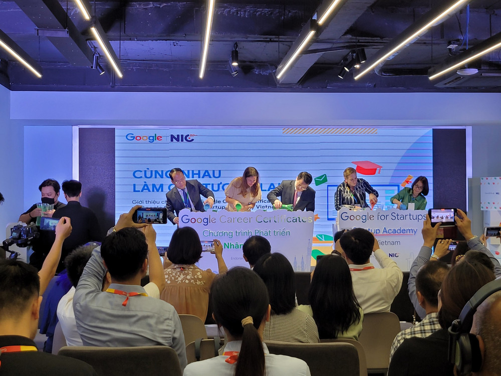 'Gã khổng lồ' Google hỗ trợ thúc đẩy chuyển đổi số tại Việt Nam ảnh 1