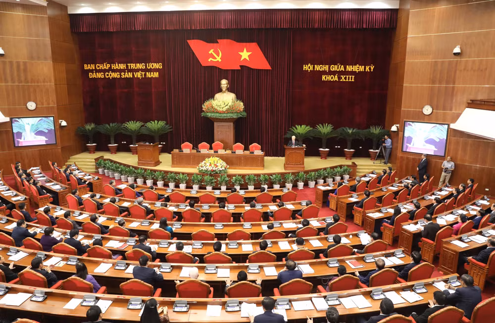 Thông báo Hội nghị giữa nhiệm kỳ Ban Chấp hành TW Đảng khóa XIII ảnh 1