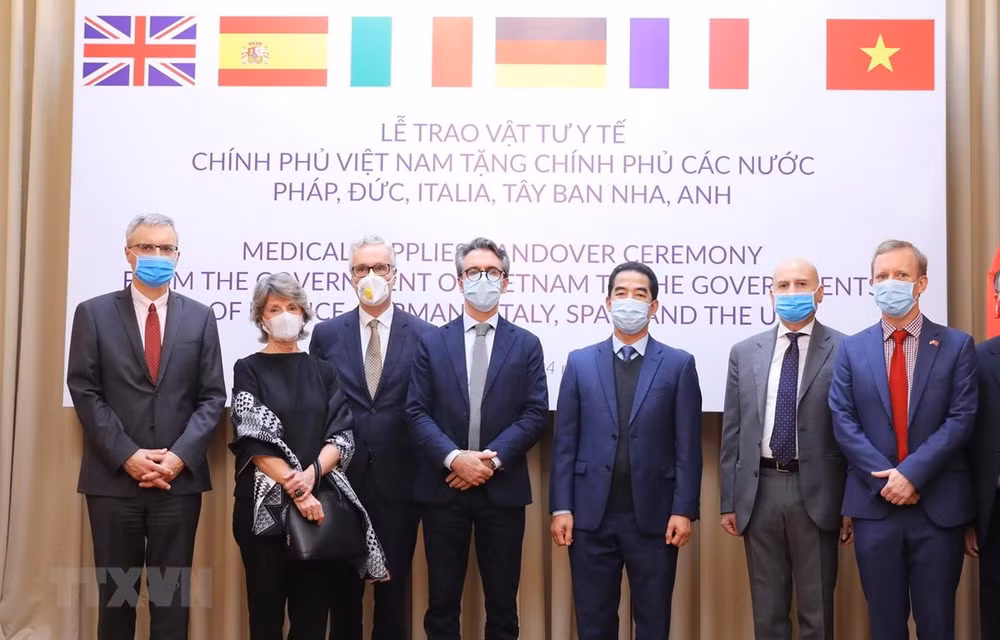 Việt Nam đoàn kết với quốc tế ứng phó đại dịch COVID-19 ảnh 1