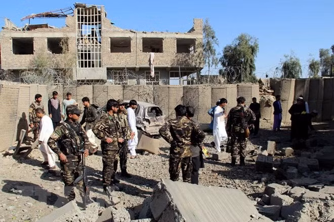 Taliban tấn công đồn cảnh sát Afghanistan, 13 người thương vong ảnh 1