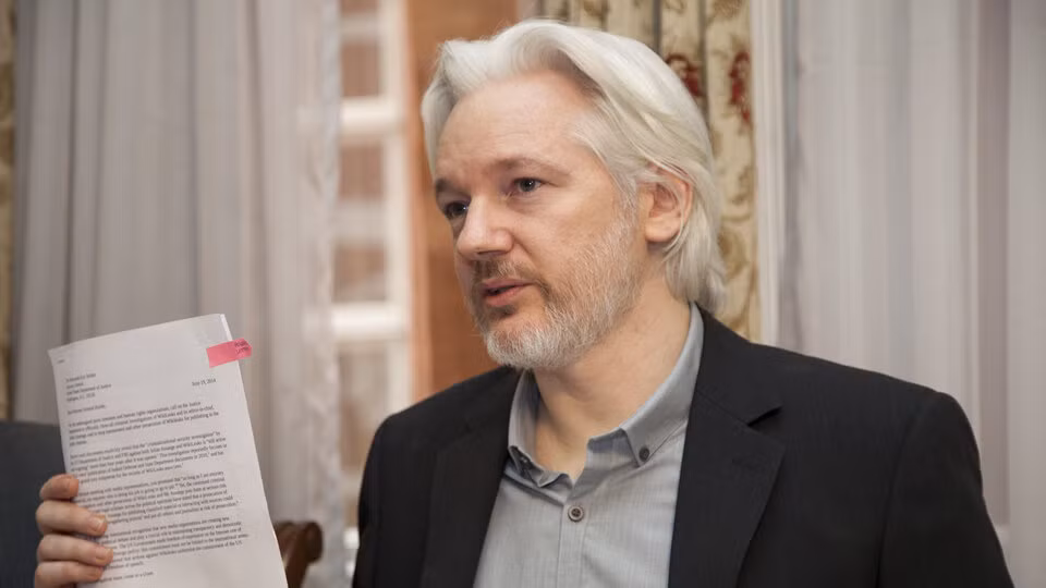Luật sư của nhà sáng lập WikiLeaks kiện CIA với cáo buộc theo dõi ảnh 1