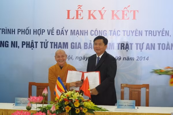 Tăng cường tuyên truyền luật giao thông cho Phật tử cả nước ảnh 1