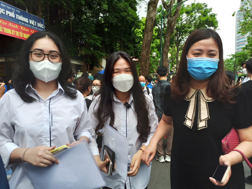 Thí sinh nhận định đề thi Toán khó hơn năm ngoái, độ phân hóa cao ảnh 1