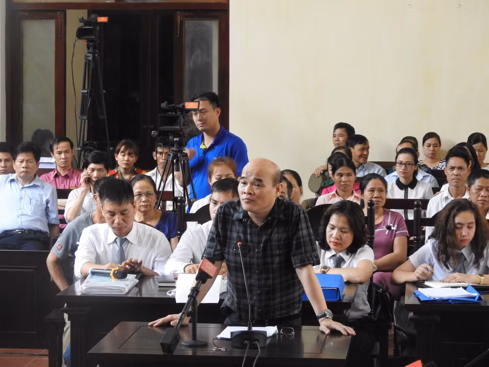 Xét xử vụ chạy thận: Nhiều lời khai "bí ẩn" được công bố trước tòa ảnh 2