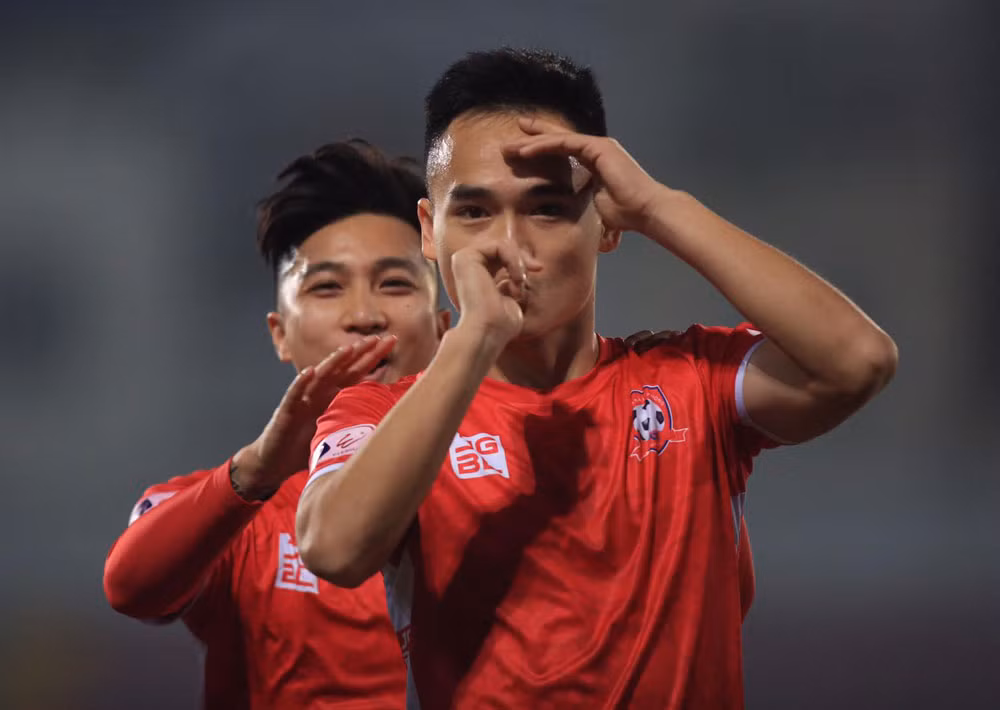 V-League trở lại: Hà Nội FC và SHB Đà Nẵng gặp khó trước ‘cửa dưới’ ảnh 1