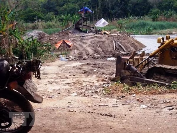 Đắk Nông xác minh dấu vết khai thác quặng ở vùng rừng giáp ranh ảnh 1