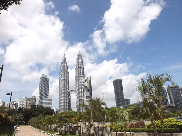 Thử cảm giác với tour xe “mui trần” ở Kuala Lumpur ảnh 1
