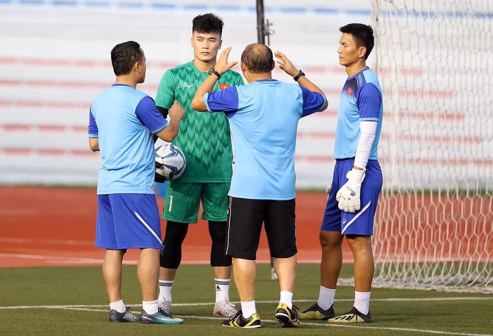 U22 Việt Nam tập buổi cuối, tự tin cho trận khai mạc với U22 Brunei ảnh 1