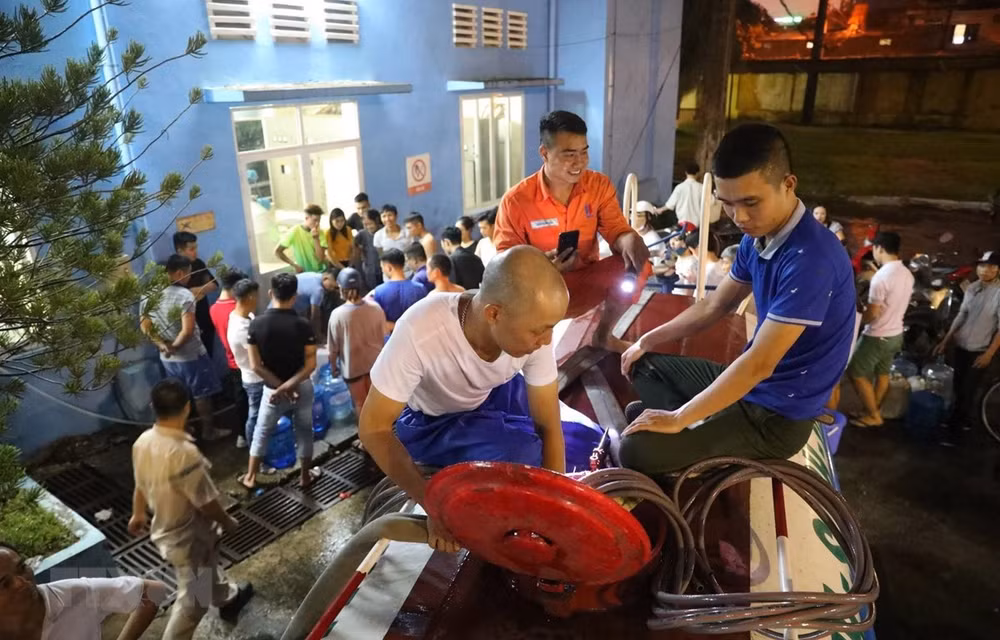 Hà Nội yêu cầu nghiên cứu phương án ứng phó tình huống thiếu nước sạch ảnh 1