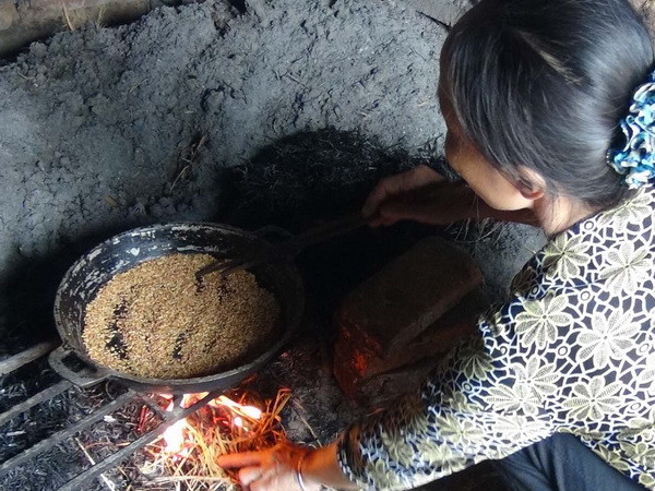 "Học trộm" nghề làm nem thính Bùi Xá đúng chất ở Bắc Ninh ảnh 2