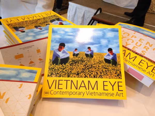 Cuộc trình diễn độc đáo của nghệ thuật đương đại Việt Nam ảnh 1