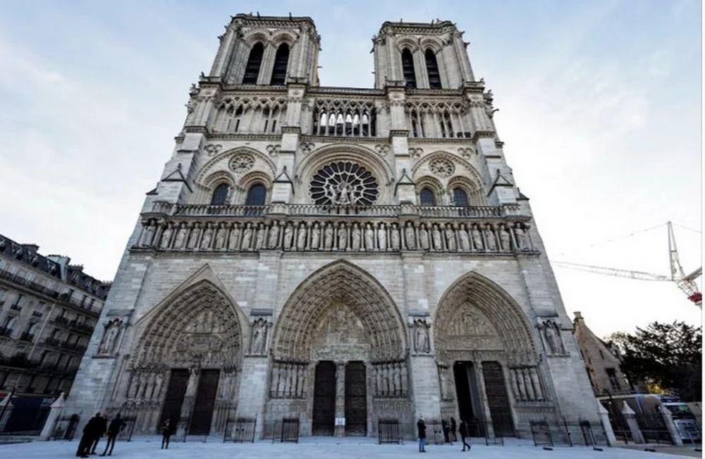 Nhà thờ Đức Bà Paris - Sự hồi sinh kỳ diệu từ đống tro tàn | Vietnam+ (VietnamPlus)