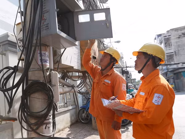 Ban hành cơ chế điều chỉnh mức giá bán lẻ điện bình quân ảnh 1