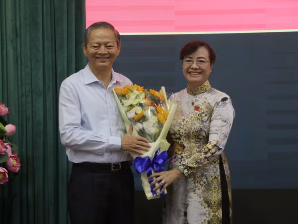 Thủ tướng phê chuẩn miễn nhiệm chức vụ lãnh đạo hai địa phương ảnh 1