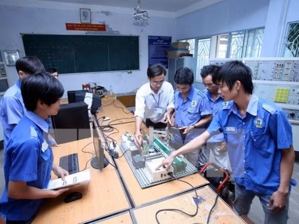 Bộ trưởng Đào Ngọc Dung: Vận động thanh niên chọn việc làm phù hợp ảnh 1