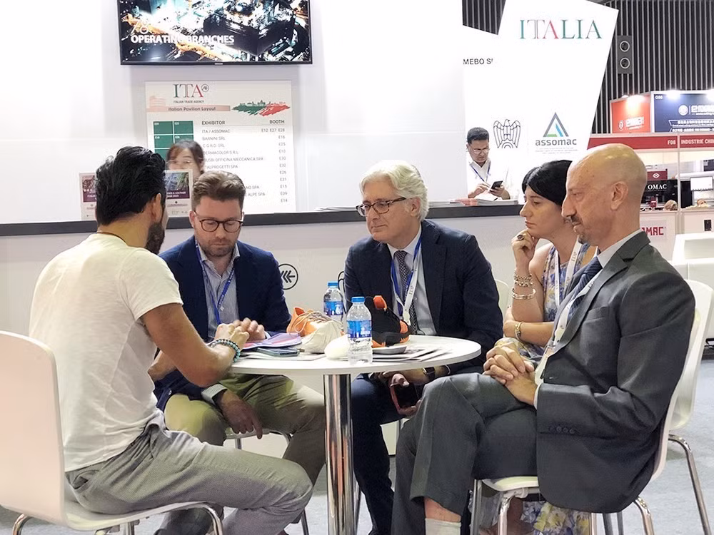 Italy xúc tiến giới thiệu công nghệ sản xuất ngành da giày ở Việt Nam ảnh 1