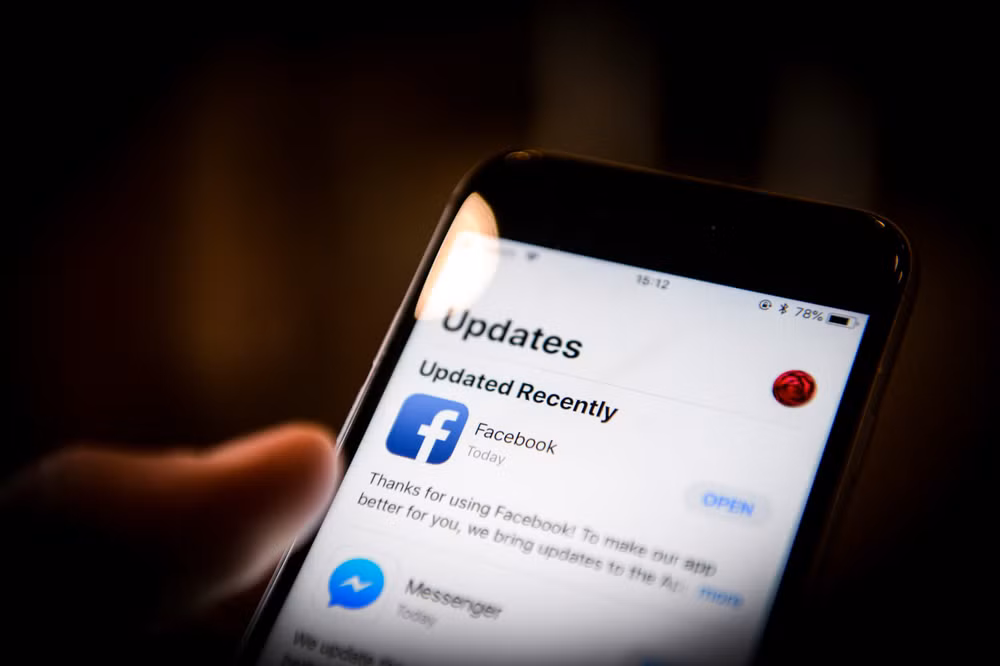 Ứng dụng Facebook bí mật kích hoạt camera iPhone theo dõi người dùng ảnh 1