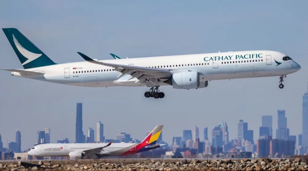 Cathay Pacific hủy 24 chuyến bay khứ hồi do sự cố động cơ máy bay A350 |  Vietnam+ (VietnamPlus)