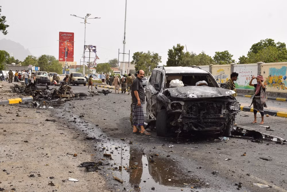 Yemen: Đánh bom vào đoàn xe hộ tống làm ít nhất 7 người thiệt mạng ảnh 1