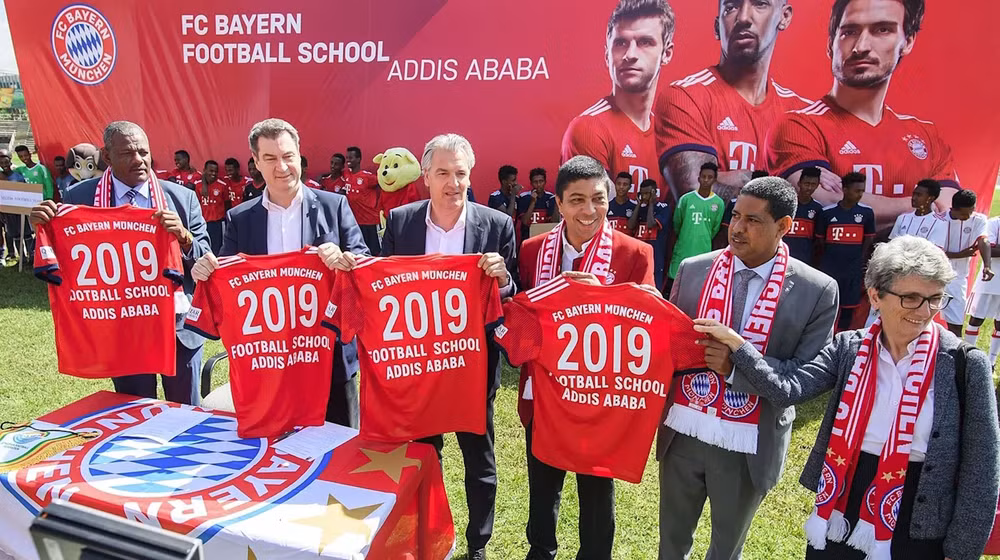 Bayern Munich mở trường đào tạo bóng đá đầu tiên ở châu Phi ảnh 1