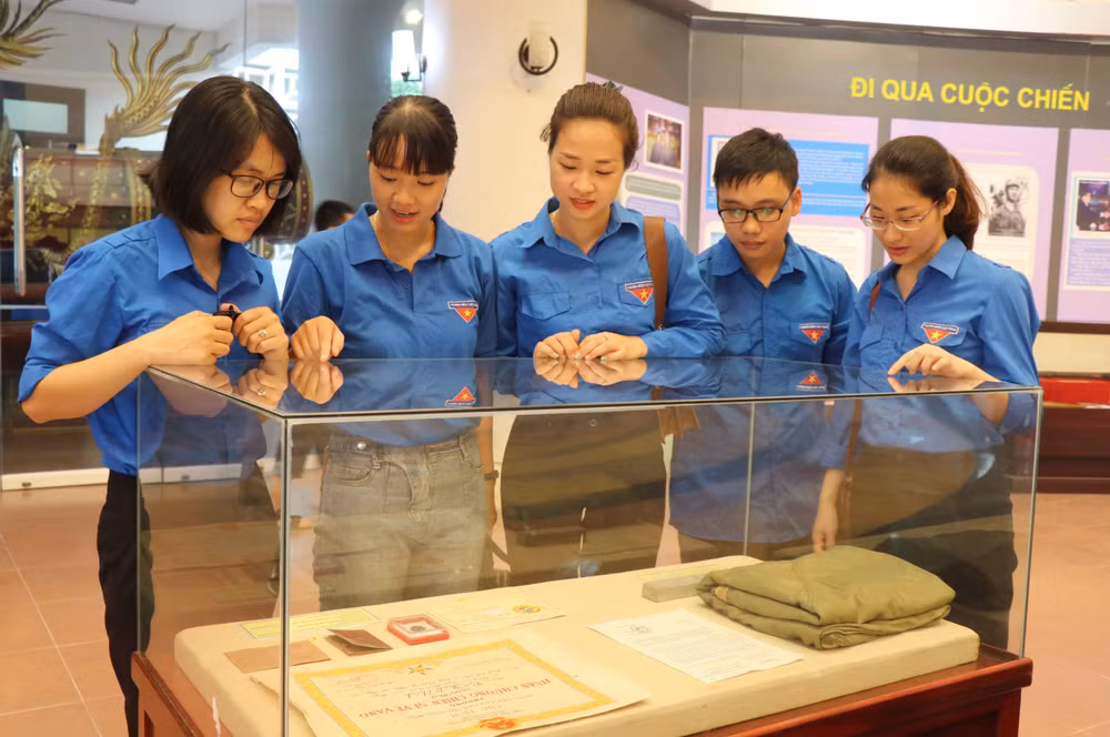Bắc Ninh trưng bày tài liệu, hiện vật chuyên đề “Uống nước nhớ nguồn” ảnh 1