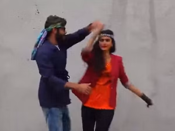 Sáu thanh niên Iran bị phạt tù vì quay video nhảy bài "Happy" ảnh 1