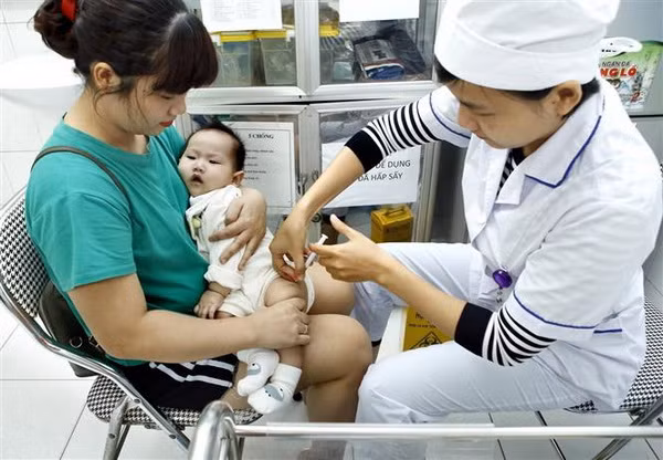 Hà Nội tiêm bổ sung vắcxin sởi-rubella cho trẻ dưới 5 tuổi ảnh 1