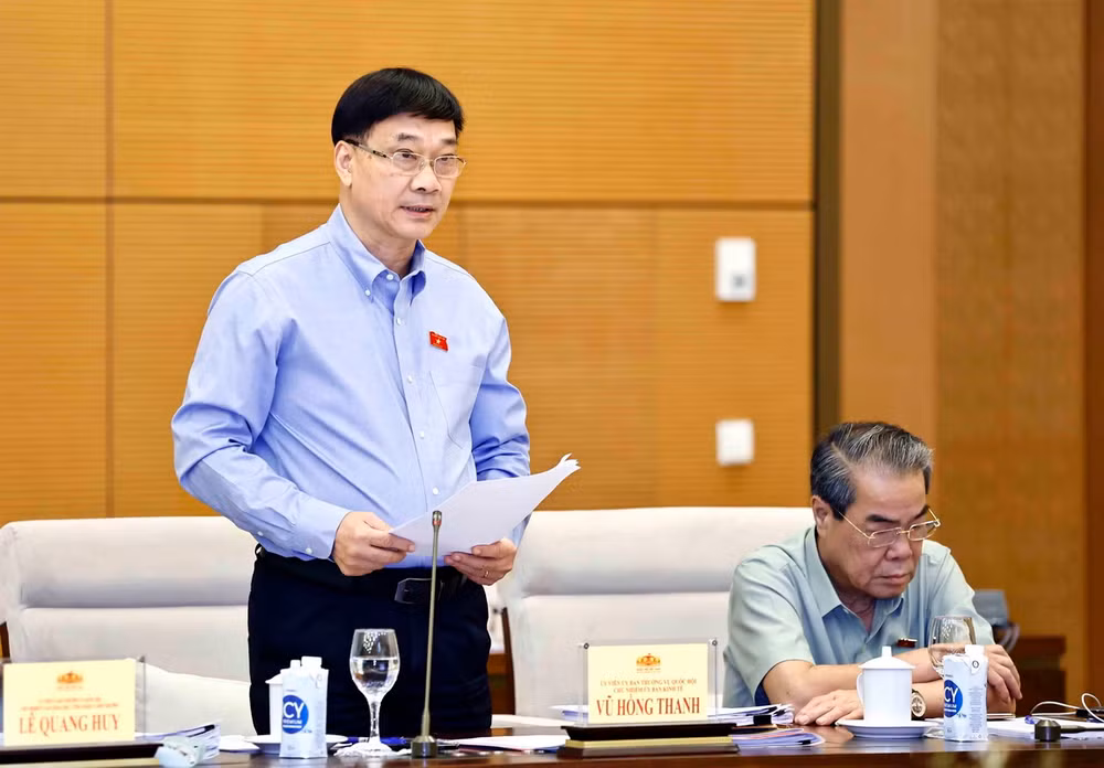 ttxvn_ubtv_quoc_hoi_cho_y_kien_du_thao_nghi_quyet_0311-2.jpg