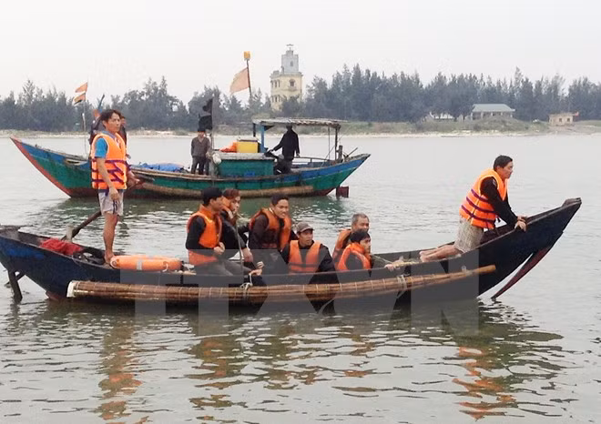 Thanh Hóa: Khẩn trương tìm kiếm 1 ngư dân mất tích trên biển ảnh 1
