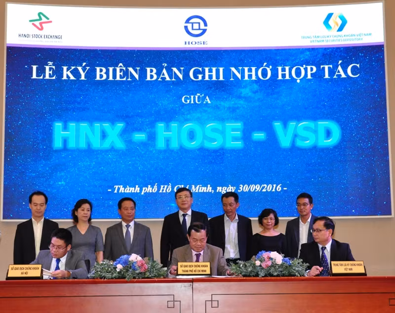 6 sự kiện đình đám của năm sôi động trên thị trường chứng khoán ảnh 3