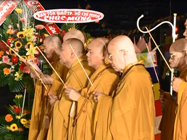 [Video] Lễ Phật Đản được tổ chức tại Thành phố Hồ Chí Minh ảnh 1