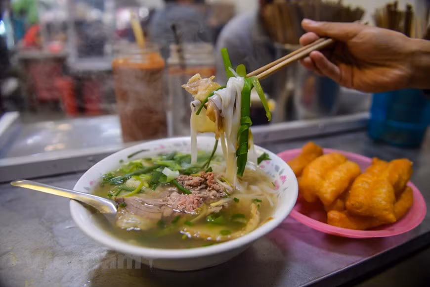 “Hà Nội bảo thế là thường”: Thủ đô trong sự hòa quyện ‘trần’ và thơ ảnh 2