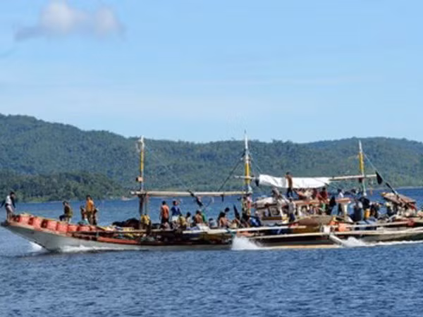 Philippines cáo buộc tàu Trung Quốc đâm ba tàu cá ở Biển Đông ảnh 1