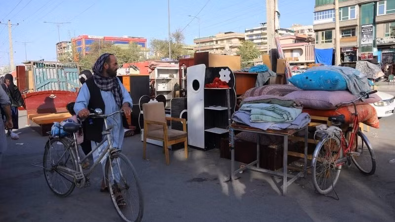 Đại diện LHQ gặp quan chức cấp cao chính phủ lâm thời Afghanistan ảnh 1