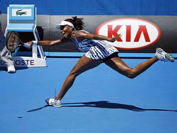 Australian Open: Nhà Williams nhận cú sốc ngày ra quân ảnh 1