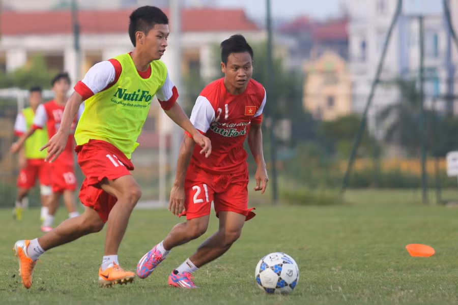 Mệt nhoài vì Nhật Bản, U19 Việt Nam bày trò thi chạy ảnh 5