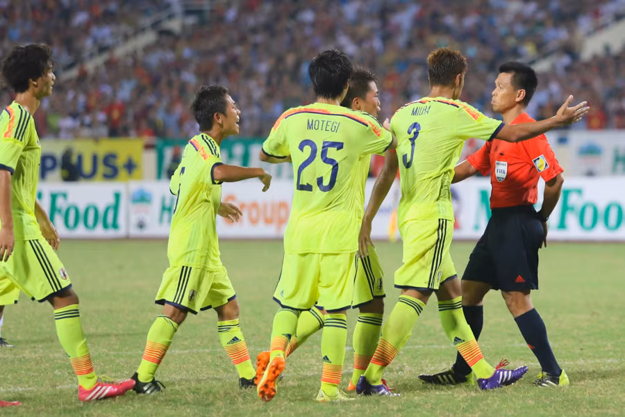 [Photo] Hàng thủ U19 Nhật Bản đã làm gì để ngăn Công Phượng? ảnh 10