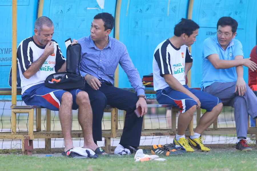 Mệt nhoài vì Nhật Bản, U19 Việt Nam bày trò thi chạy ảnh 10