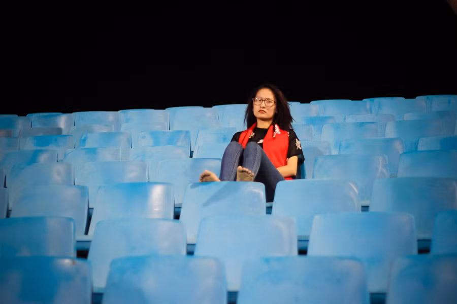 Vì U19 Việt Nam, ‘fan’ Việt cười rạng rỡ khi đến, câm lặng khi về ảnh 10