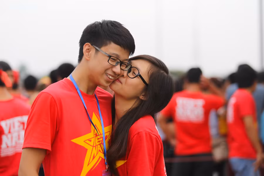 Vì U19 Việt Nam, ‘fan’ Việt cười rạng rỡ khi đến, câm lặng khi về ảnh 4