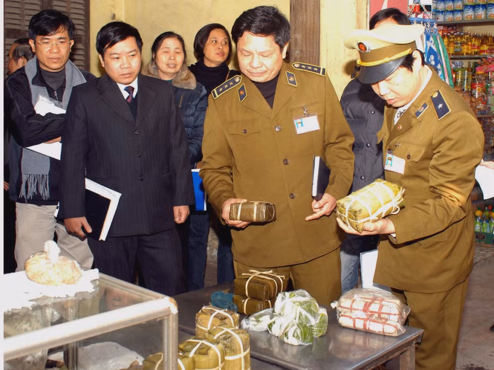 Thanh tra đột xuất các mặt hàng Tết có nguy cơ mất an toàn thực phẩm ảnh 1