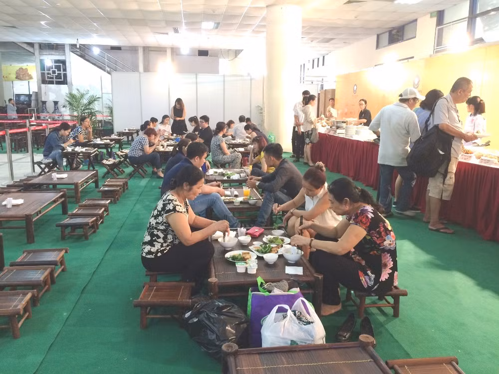 Hội chợ “Thực phẩm-Nông sản sạch” thu hút người tiêu dùng Thủ đô ảnh 2