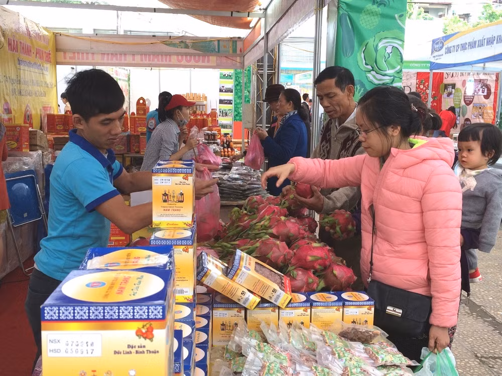 Hội chợ AgroViet 2016 “cháy hàng” ngay trong buổi khai mạc ảnh 1