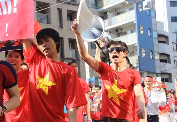 Người Việt tại Nhật phản đối trước Sứ quán Trung Quốc ảnh 4