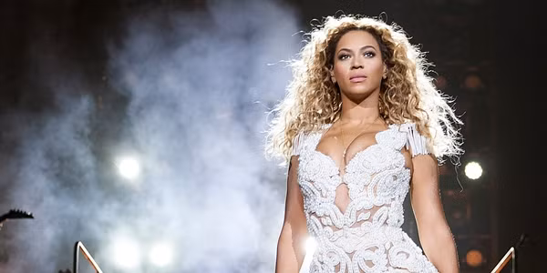 Adele và Beyoncé: Cuộc đối đầu giữa nữ hoàng R&B và Diva mới ảnh 1