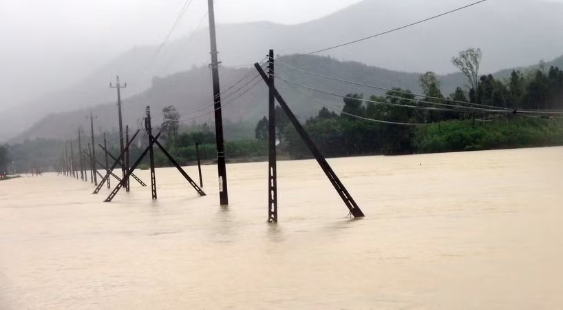 Quảng Nam: Quốc lộ 40B sạt lở nặng, huyện Nông Sơn bị cô lập ảnh 2