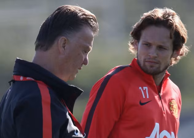 HLV Louis van Gaal đã có trong tay trung vệ chân trái chất lượng ảnh 1
